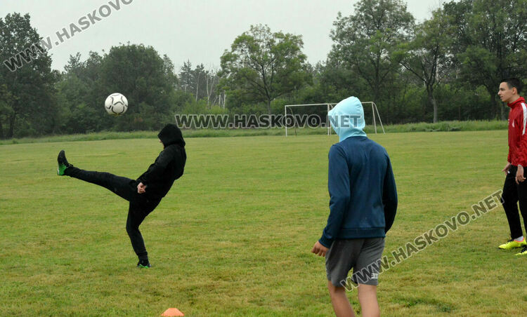 Дъждът не спря спортния празник в Минерални бани