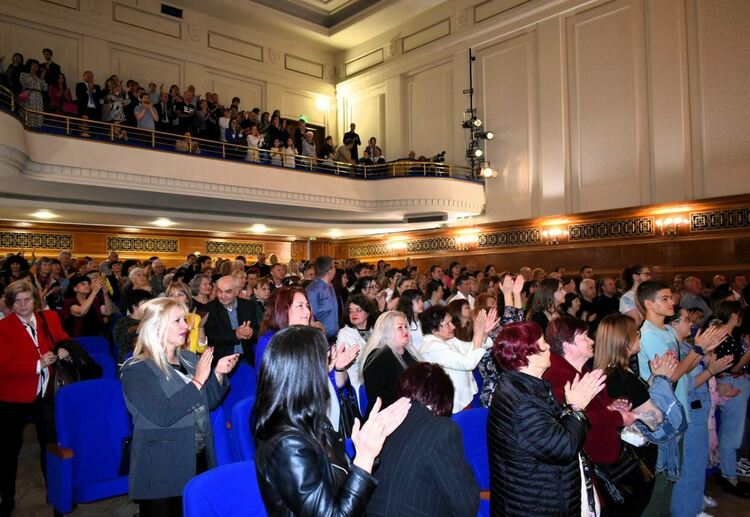 Откриха НЧ "Родолюбие" с оперен концерт 