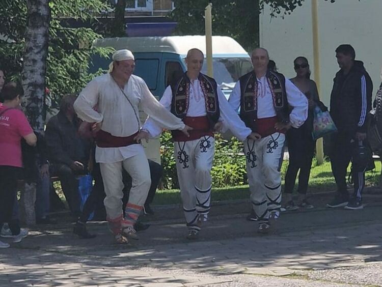 Фестивалът "Среща в Тракия" зарадва първомайци