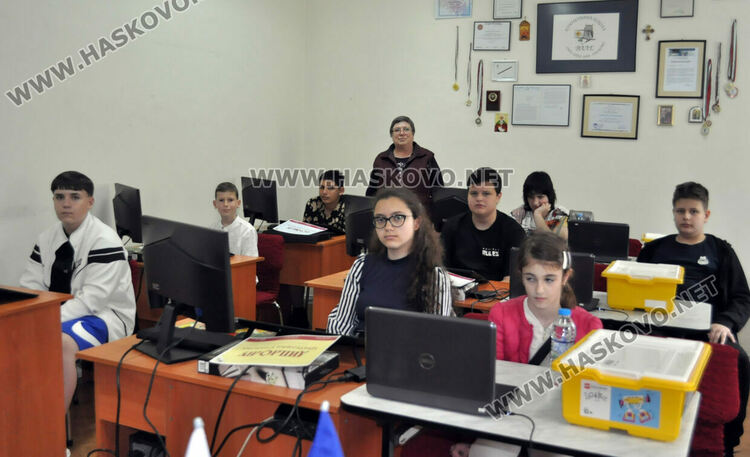 7 награди за „Вале“ от международен конкурс за компютърна рисунка и колаж в Сърбия