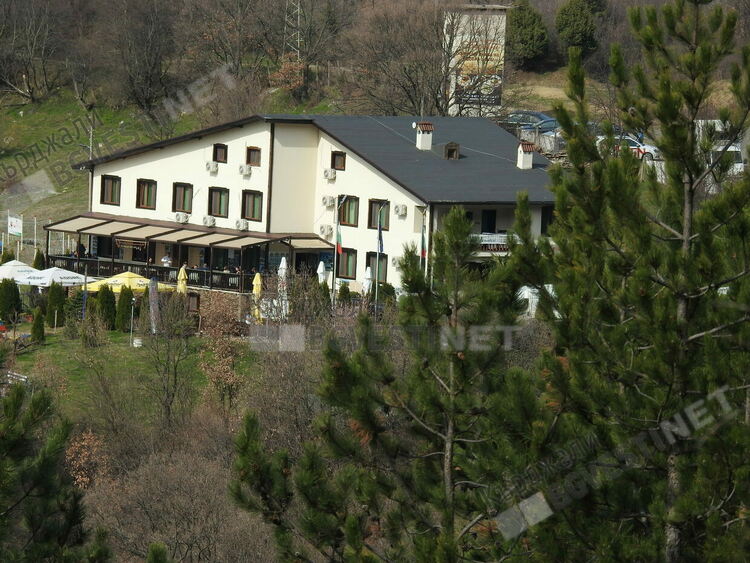 Хотел край Арда привлича туристи със зоологическа градина