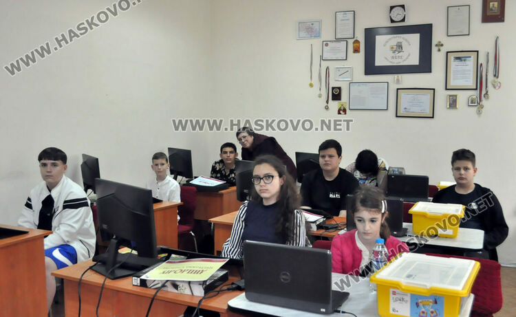 7 награди за „Вале“ от международен конкурс за компютърна рисунка и колаж в Сърбия