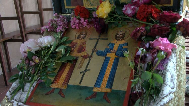 В с. Крепост почетоха Св. равноапостоли Константин и Елена в едноименната църква