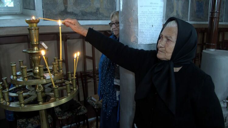 В с. Крепост почетоха Св. равноапостоли Константин и Елена в едноименната църква