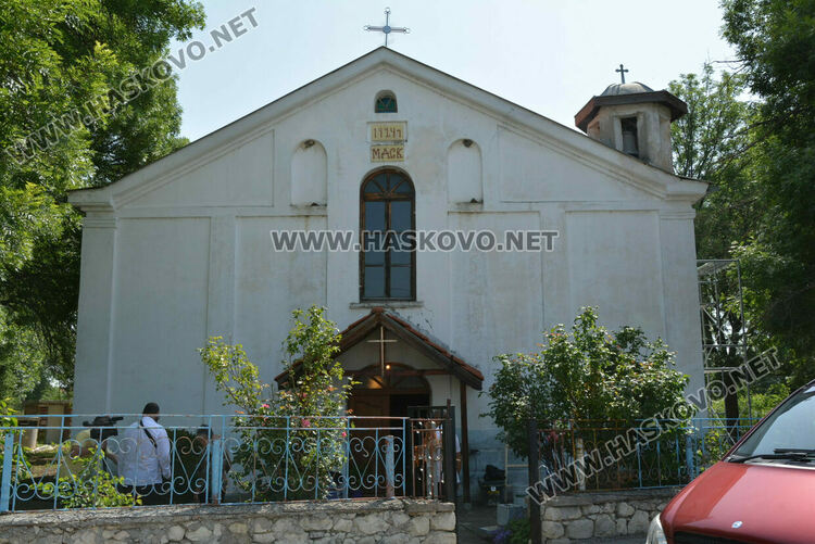 Започна ремонт на църквата в село Стамболийски