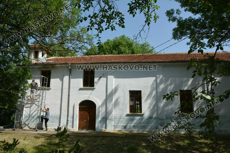 Започна ремонт на църквата в село Стамболийски