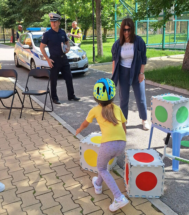 Деца от „Слънце“ показаха знания и умения за пътна безопасност