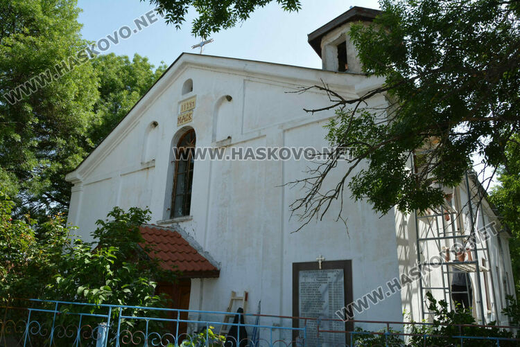 Започна ремонт на църквата в село Стамболийски