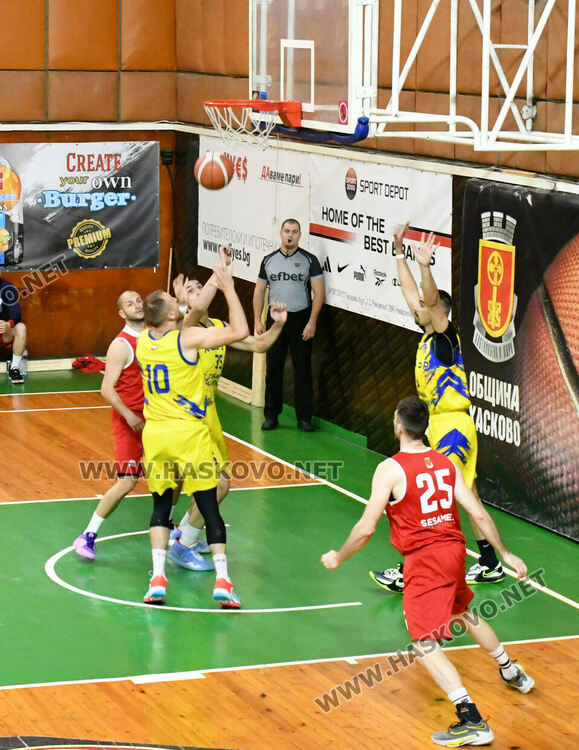 “Хебър” поведе на “Хасково” във финалната серия 