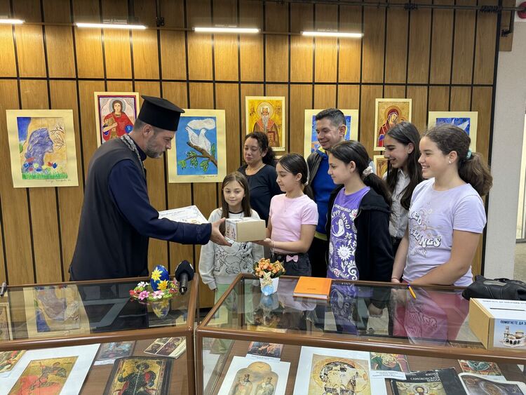 2115 лв. дари Арт школа "Пастело" за строежа на храм "Св. Иван Рилски"