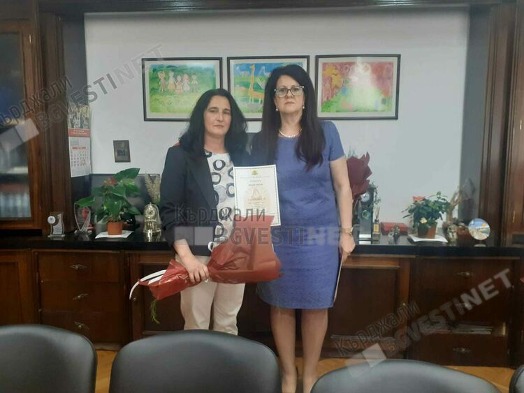 Шестима учители от област Кърджали бяха удостоени с почетното отличие „Неофит Рилски“