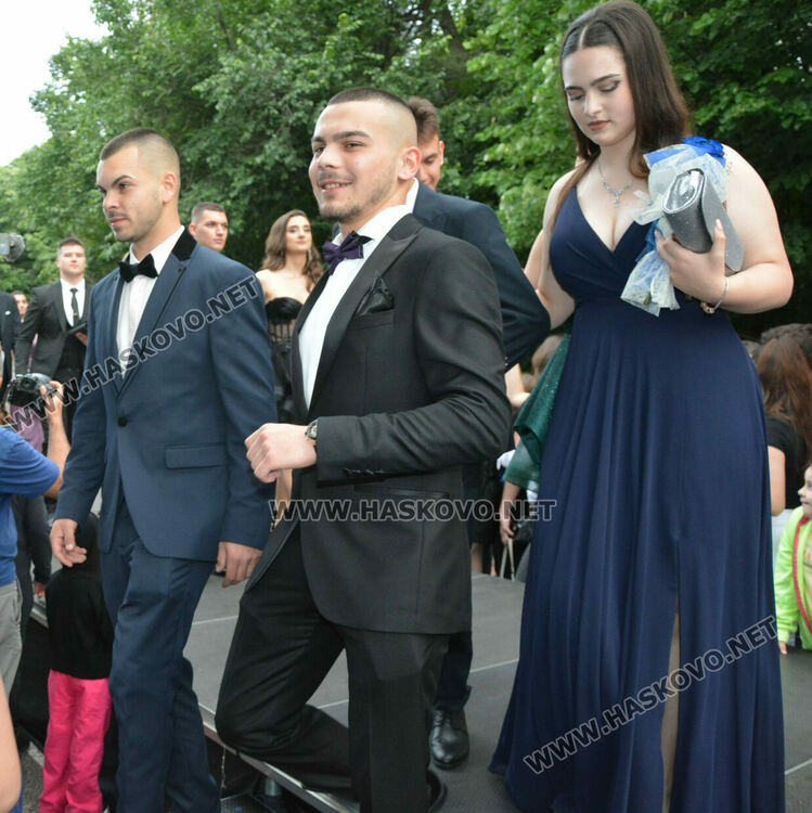 Еуфория и палитра от тоалети на бала на ПГДС в Хасково