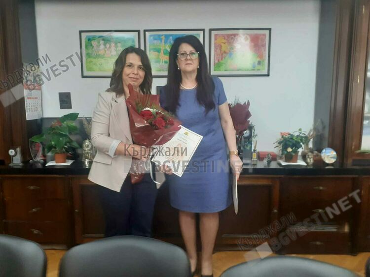 Шестима учители от област Кърджали бяха удостоени с почетното отличие „Неофит Рилски“