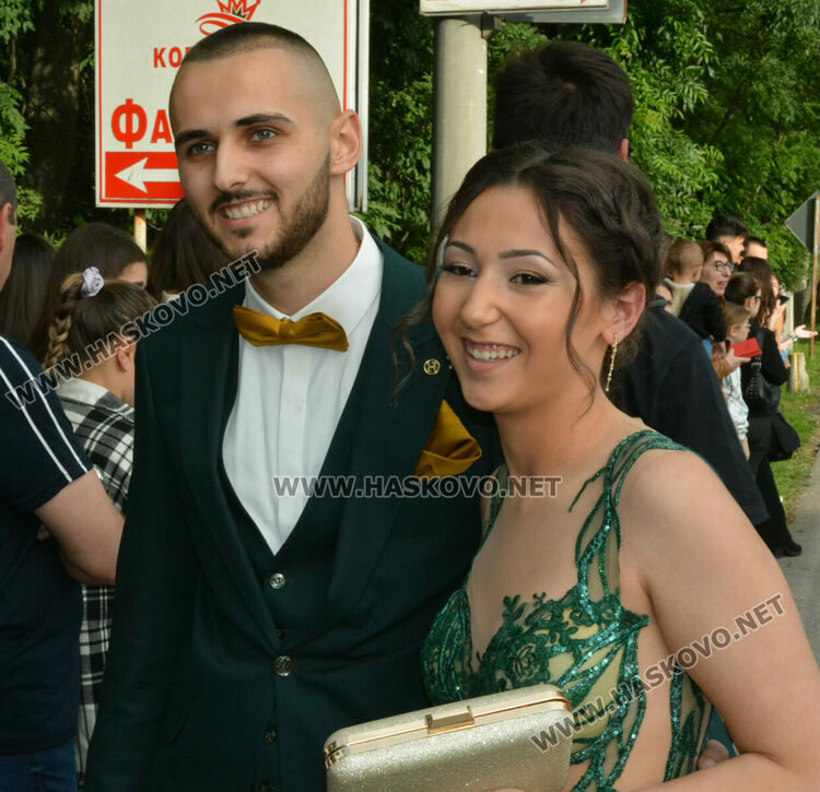 Еуфория и палитра от тоалети на бала на ПГДС в Хасково