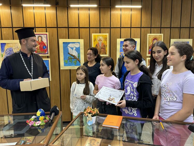 2115 лв. дари Арт школа "Пастело" за строежа на храм "Св. Иван Рилски"