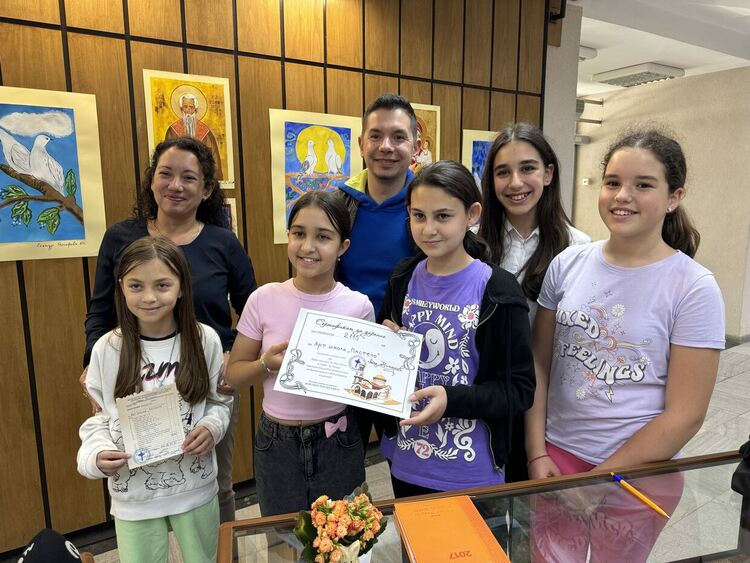 2115 лв. дари Арт школа "Пастело" за строежа на храм "Св. Иван Рилски"