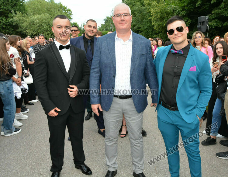 Еуфория и палитра от тоалети на бала на ПГДС в Хасково