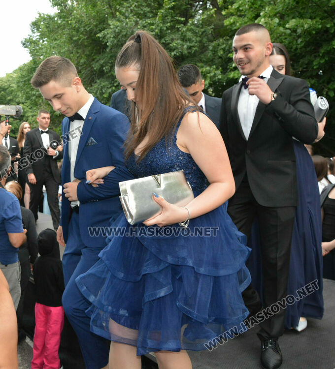 Еуфория и палитра от тоалети на бала на ПГДС в Хасково