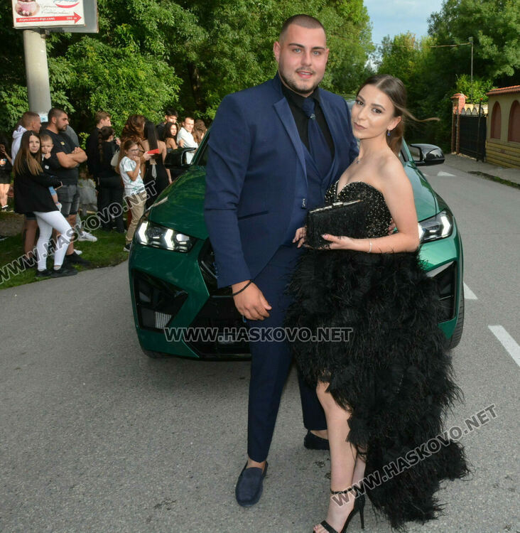 Еуфория и палитра от тоалети на бала на ПГДС в Хасково