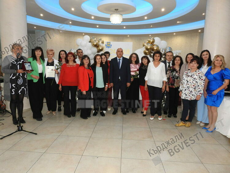 Кметът на Кърджали награди учители, творци и дейци на културата по случай 24 май