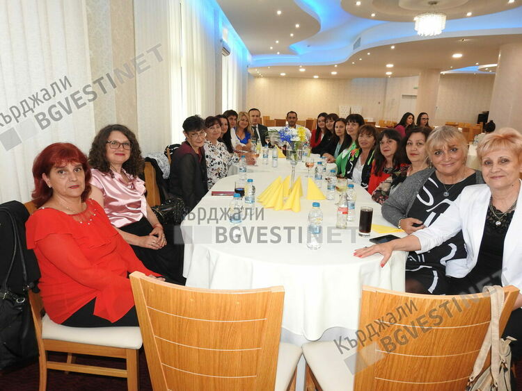 Кметът на Кърджали награди учители, творци и дейци на културата по случай 24 май