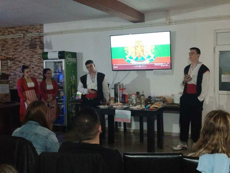 Румъния посреща ученици от „Славейков“по проект