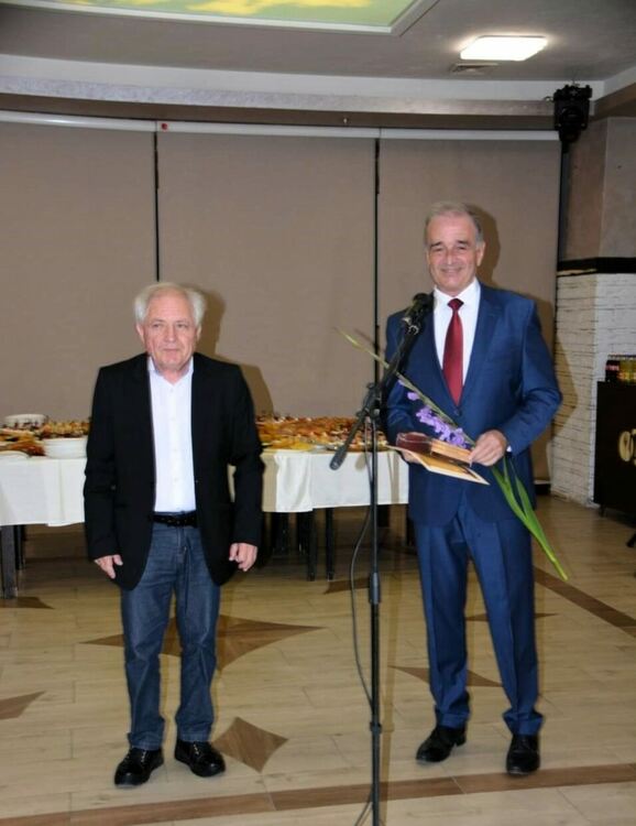 Наградиха учители и културни дейци от Асеновград 