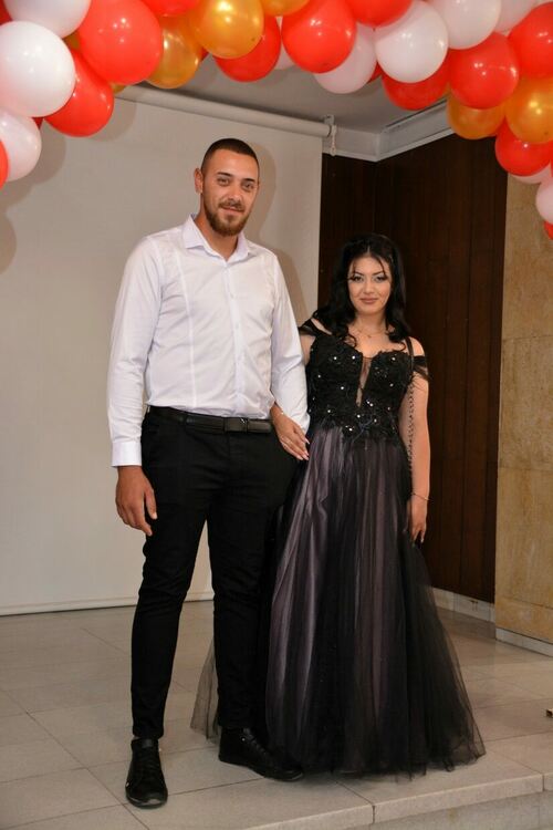 Тържествено изпратиха първите абитуриенти на випуск 2024 г. в Асеновград 