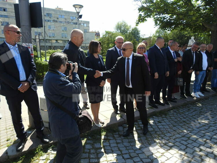 С празнично шествие и тържествен ритуал, кърджалийци отбелязаха 24 май