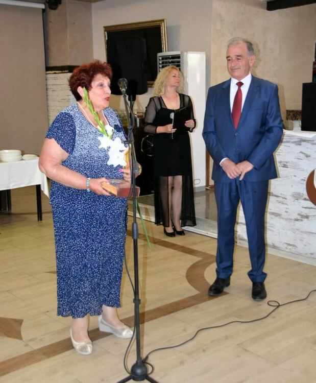 Наградиха учители и културни дейци от Асеновград 