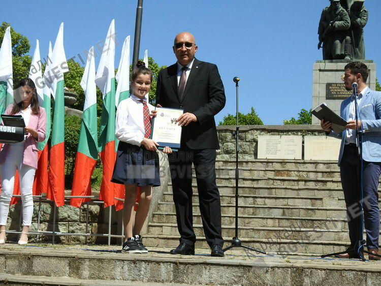 С празнично шествие и тържествен ритуал, кърджалийци отбелязаха 24 май