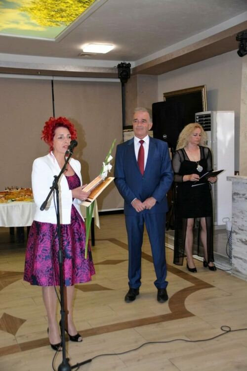 Наградиха учители и културни дейци от Асеновград 