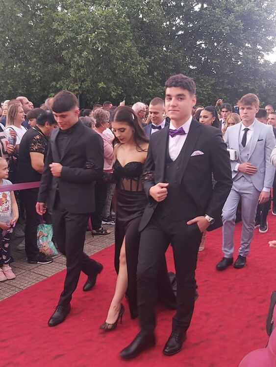 "На добър час!" казахме на златаровския випуск 2024 