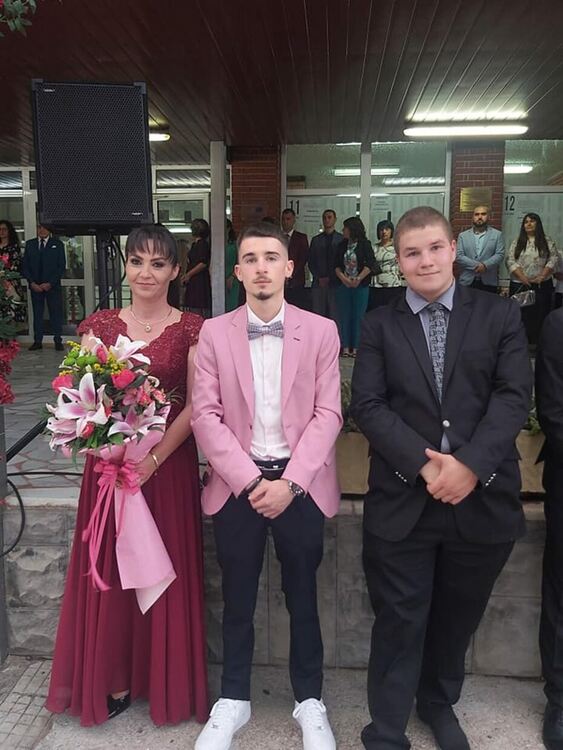 "На добър час!" казахме на златаровския випуск 2024 