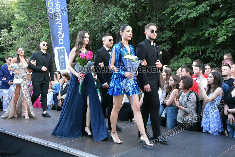 Шик и блясък белязаха бала на абитуриентите от Математическата гимназия