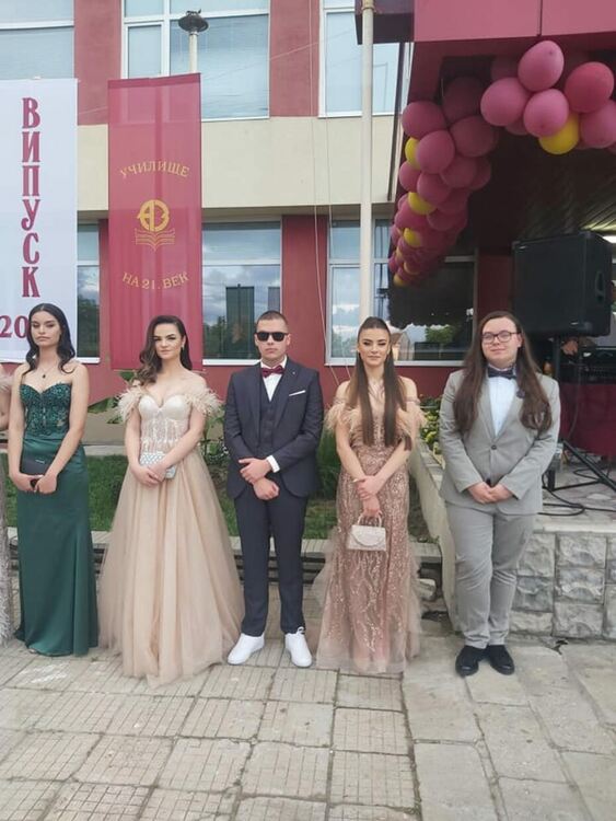 "На добър час!" казахме на златаровския випуск 2024 