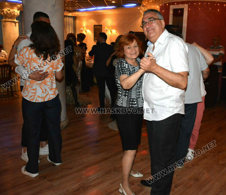 Короната - предпочитан атрибут от абитуриентките на ПГЛП