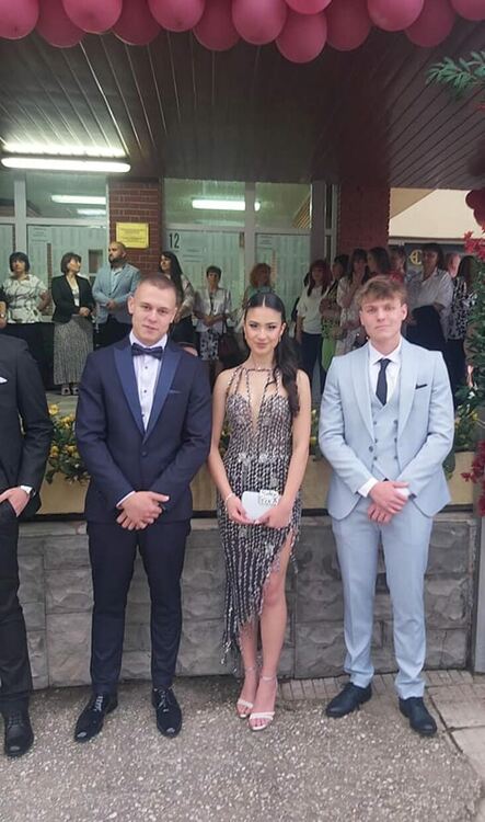 "На добър час!" казахме на златаровския випуск 2024 