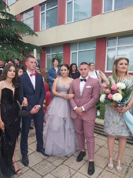 "На добър час!" казахме на златаровския випуск 2024 