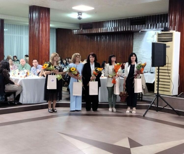 За 15-та година се състоя "Бал на учителя" в Асеновград