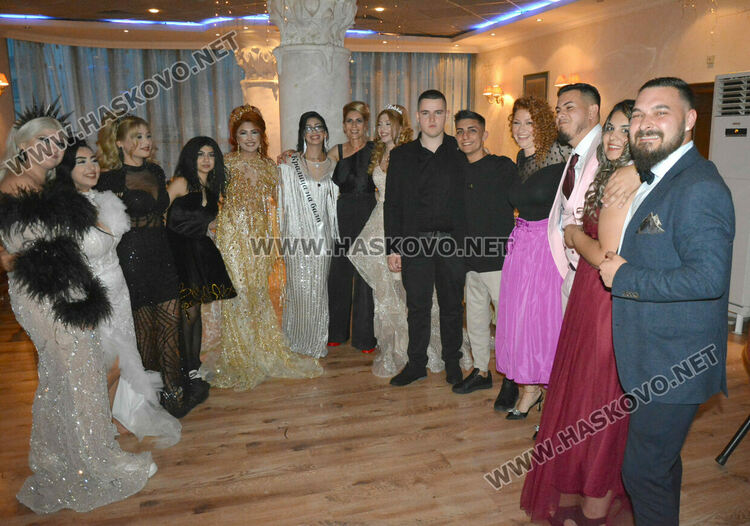 Короната - предпочитан атрибут от абитуриентките на ПГЛП