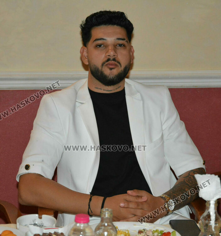 Короната - предпочитан атрибут от абитуриентките на ПГЛП