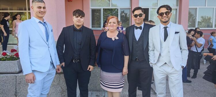 Абитуриентите от ПГСС "Васил Левски"-Първомай отпразнуваха зрелостта си