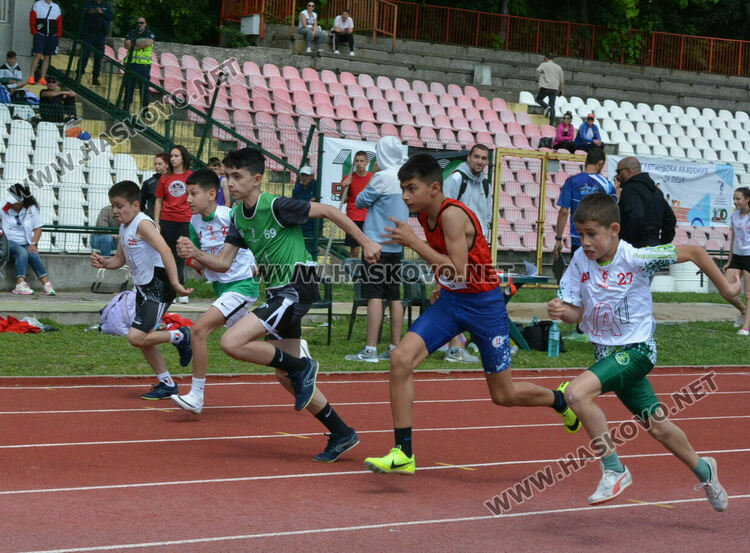 80 лекоатлети в надпревара на стадион „Хасково“