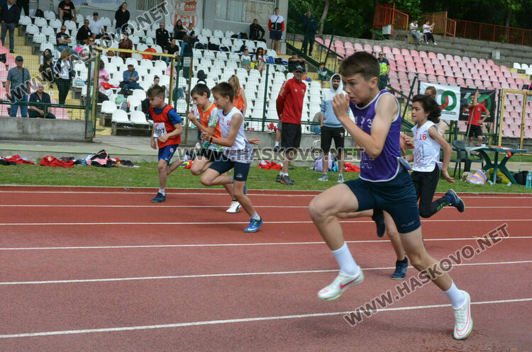 80 лекоатлети в надпревара на стадион „Хасково“