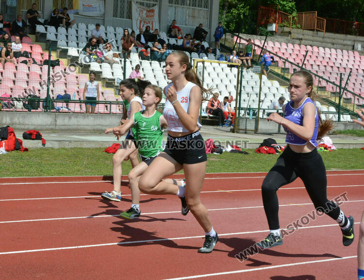 80 лекоатлети в надпревара на стадион „Хасково“