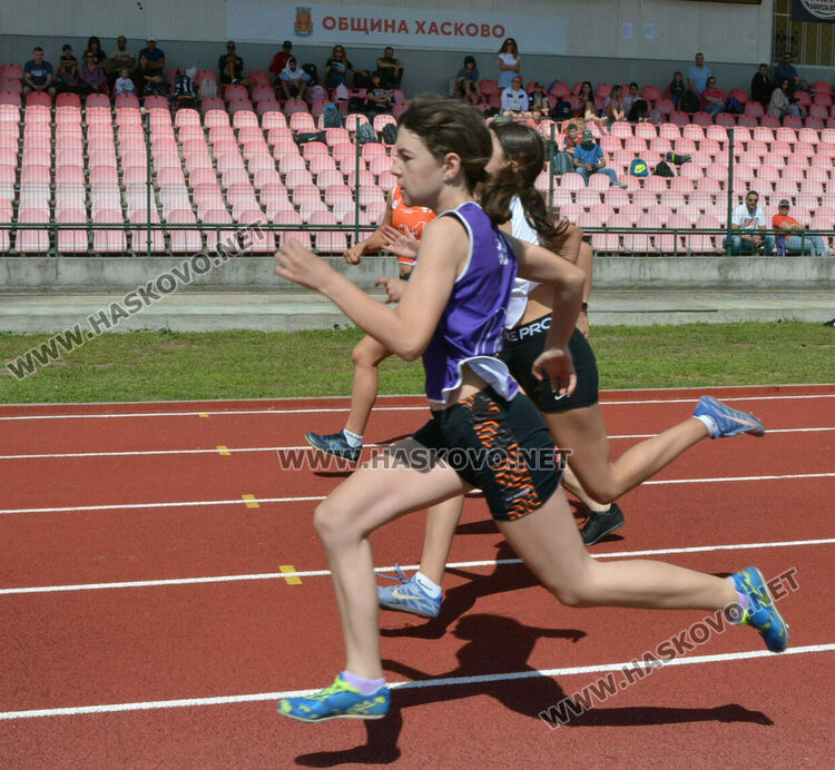 80 лекоатлети в надпревара на стадион „Хасково“