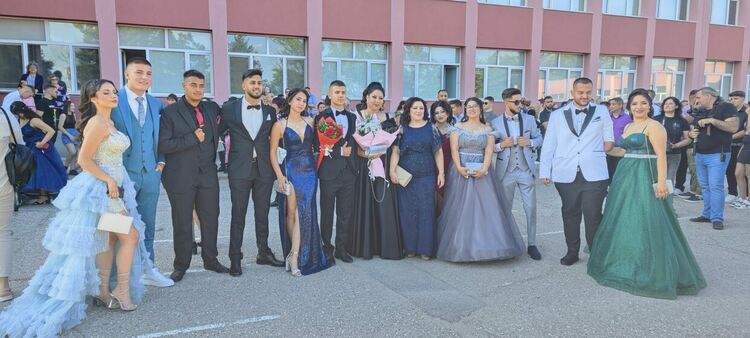 Абитуриентите от ПГСС "Васил Левски"-Първомай отпразнуваха зрелостта си
