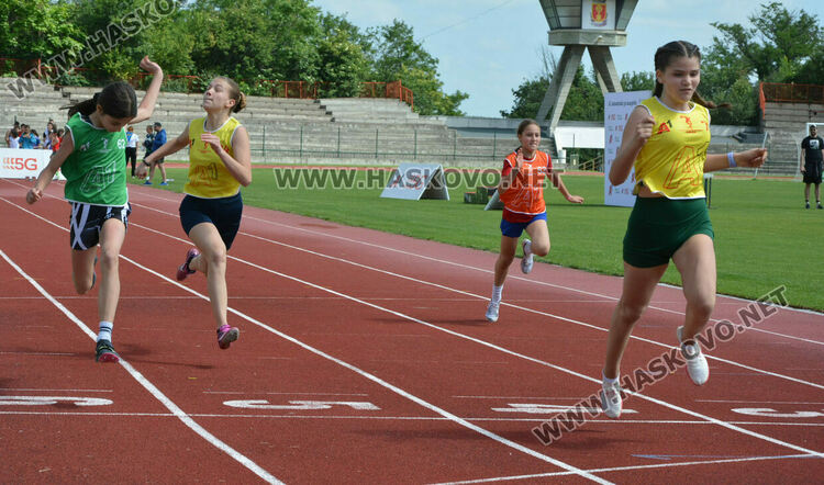 80 лекоатлети в надпревара на стадион „Хасково“