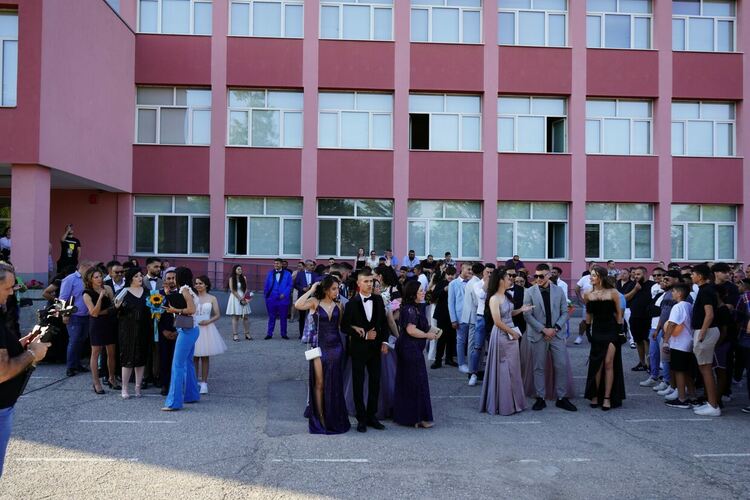 Абитуриентите от ПГСС "Васил Левски"-Първомай отпразнуваха зрелостта си